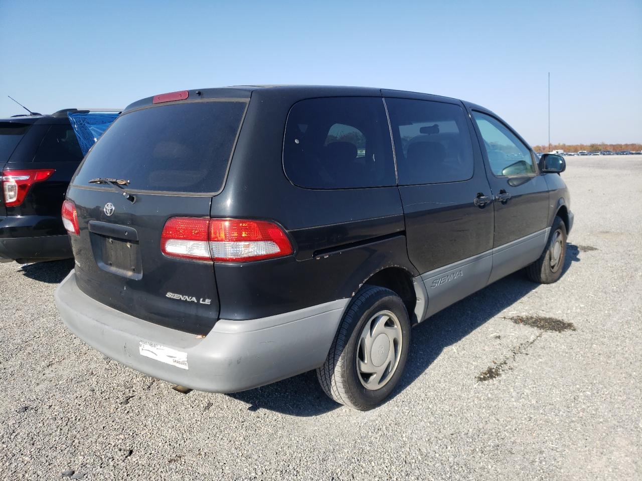 Photo 4 from auction – 1998 TOYOTA SIENNA CE with VIN 4T3ZF13C9WU063488