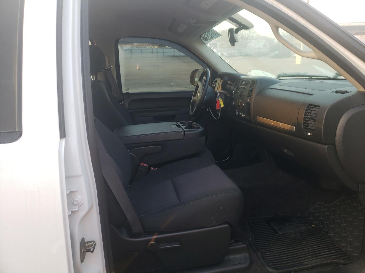 Photo 5 from auction – 2011 CHEVROLET SILVERADO with VIN 1GCPKSE3XBF176156