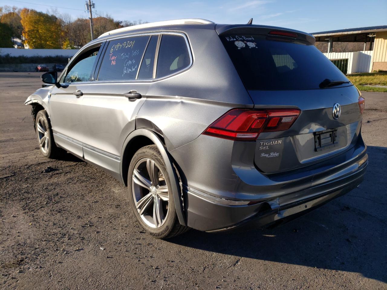Photo 3 from auction – 2019 VOLKSWAGEN TIGUAN SE with VIN 3VV2B7AX2KM024552