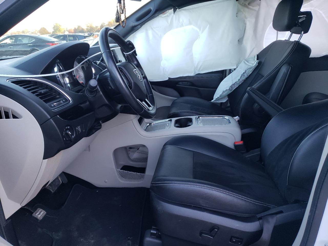 Photo 5 from auction – 2019 DODGE GRAND CARA with VIN 2C4RDGCG3KR782168