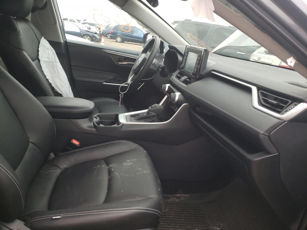 Photo 5 from auction – 2021 TOYOTA RAV4 XLE with VIN 2T3P1RFV1MC215828