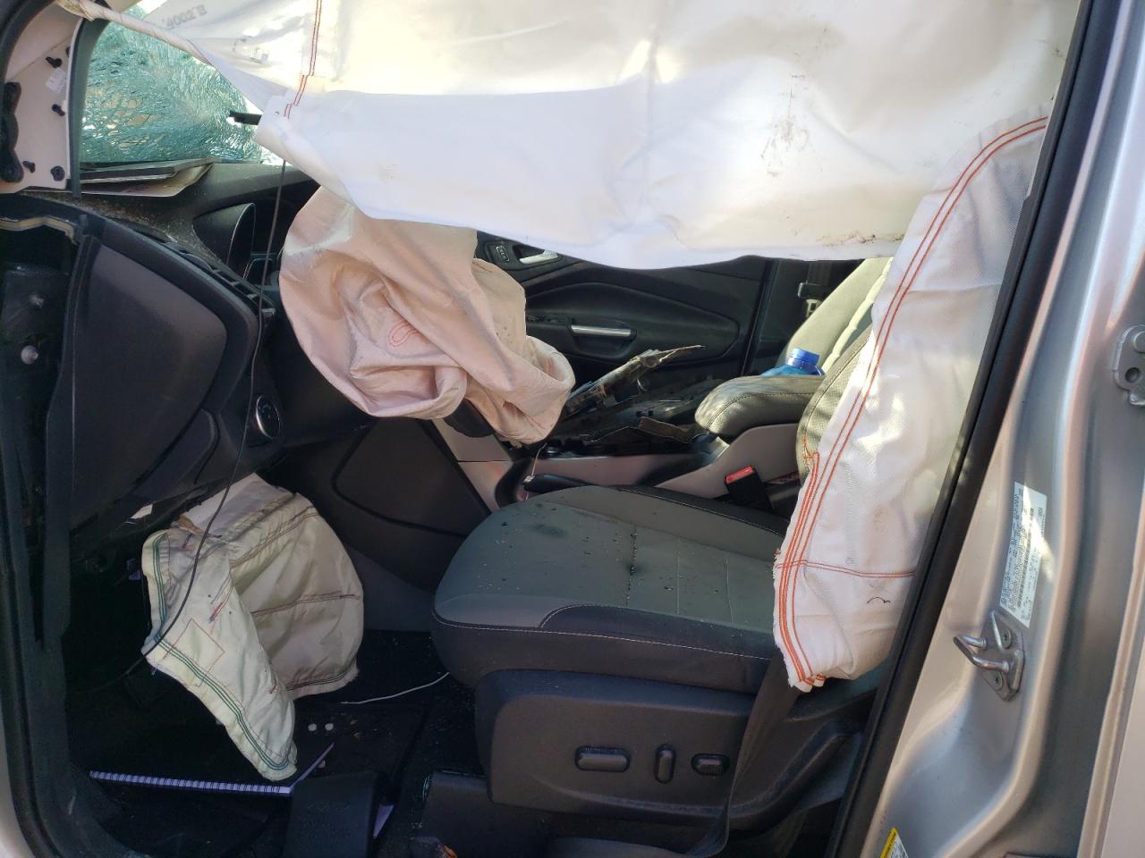 Photo 5 from auction – 2016 FORD ESCAPE SE with VIN 1FMCU0G7XGUA73718
