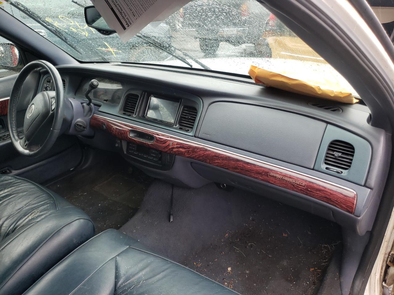 Photo 10 from auction – 2001 MERCURY GRAND MARQ with VIN 2MEFM75W61X659125