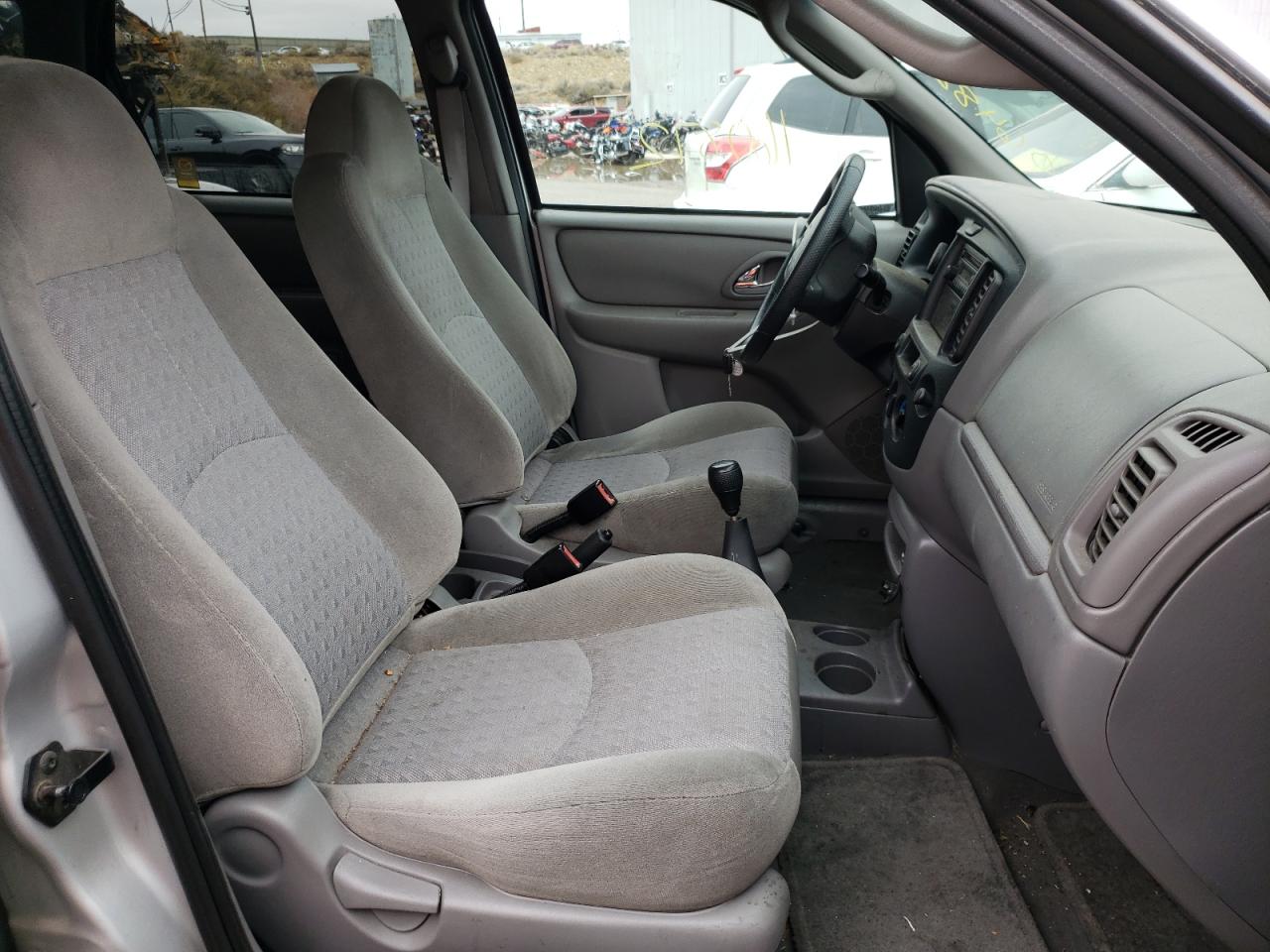 Photo 5 from auction – 2001 MAZDA TRIBUTE DX with VIN 4F2YU06B91KM67326
