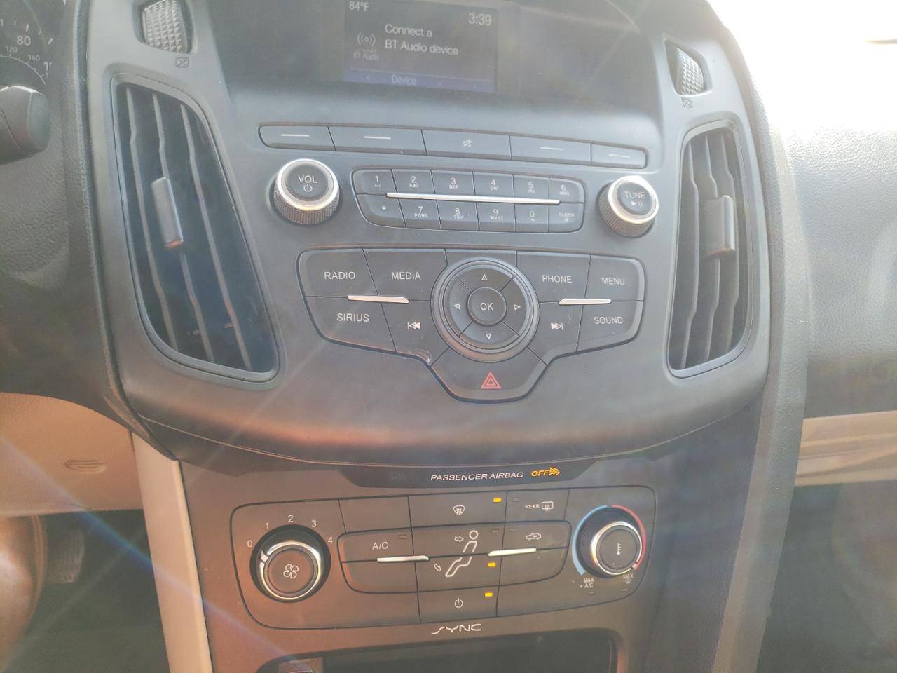 Photo 9 from auction – 2018 FORD FOCUS SE with VIN 1FADP3F28JL208771