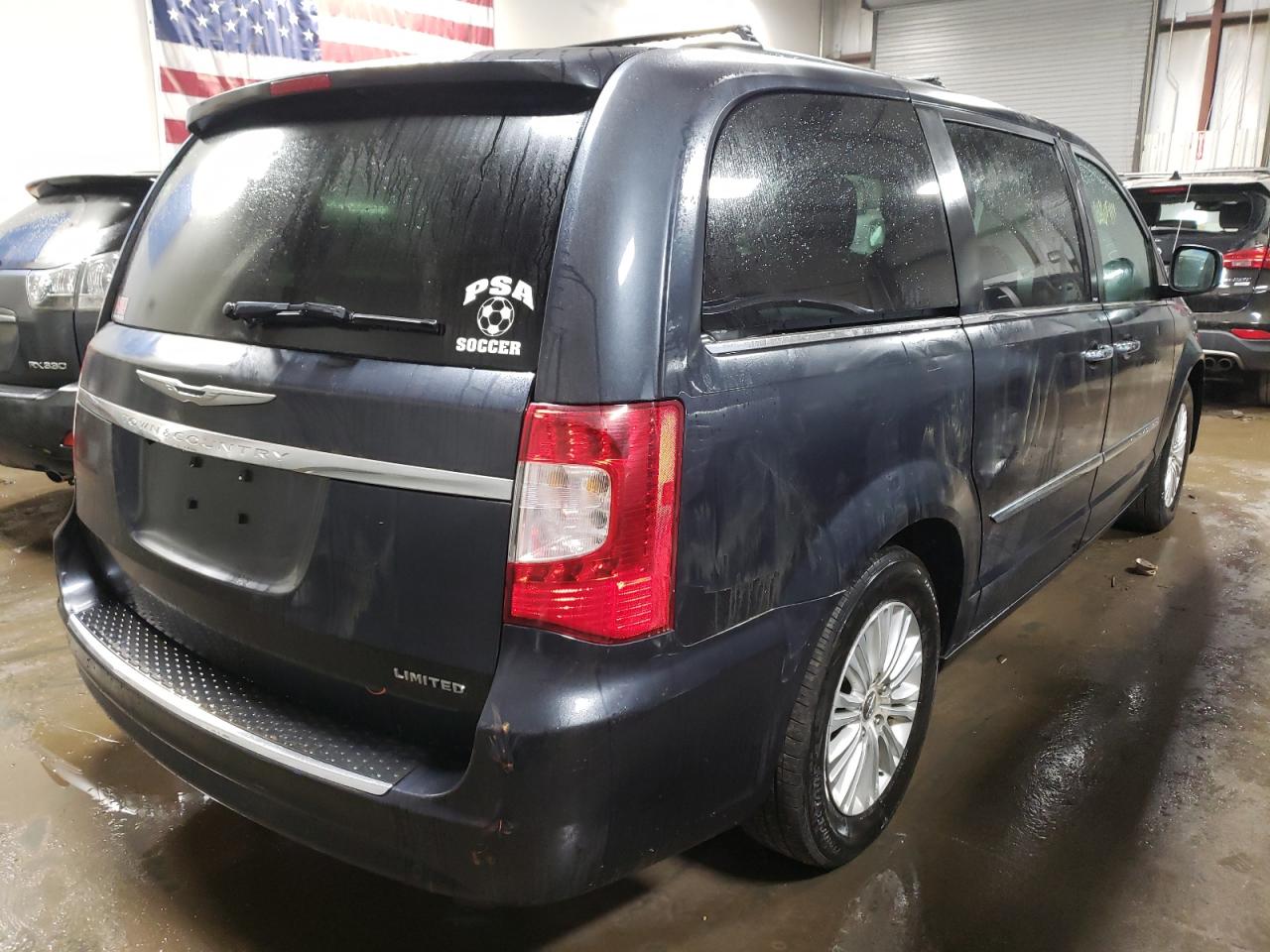 Photo 4 from auction – 2013 CHRYSLER TOWN & COU with VIN 2C4RC1GG8DR595358