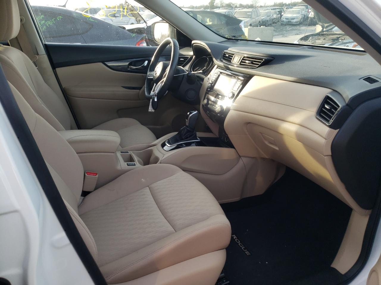 Photo 5 from auction – 2017 NISSAN ROGUE S with VIN KNMAT2MT7HP577896