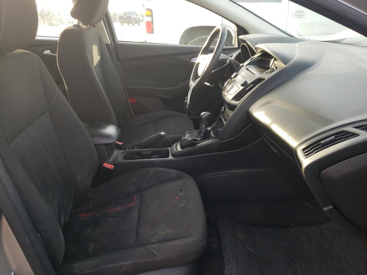 Photo 5 from auction – 2015 FORD FOCUS SE with VIN 1FADP3F20FL209453