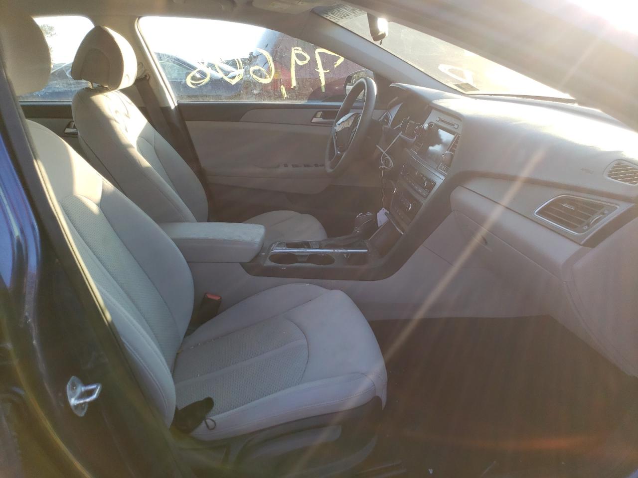 Photo 5 from auction – 2016 HYUNDAI SONATA SE with VIN 5NPE24AF2GH375606