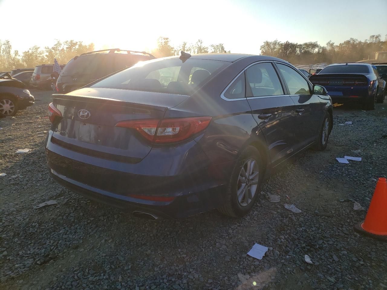 Photo 4 from auction – 2016 HYUNDAI SONATA SE with VIN 5NPE24AF2GH375606