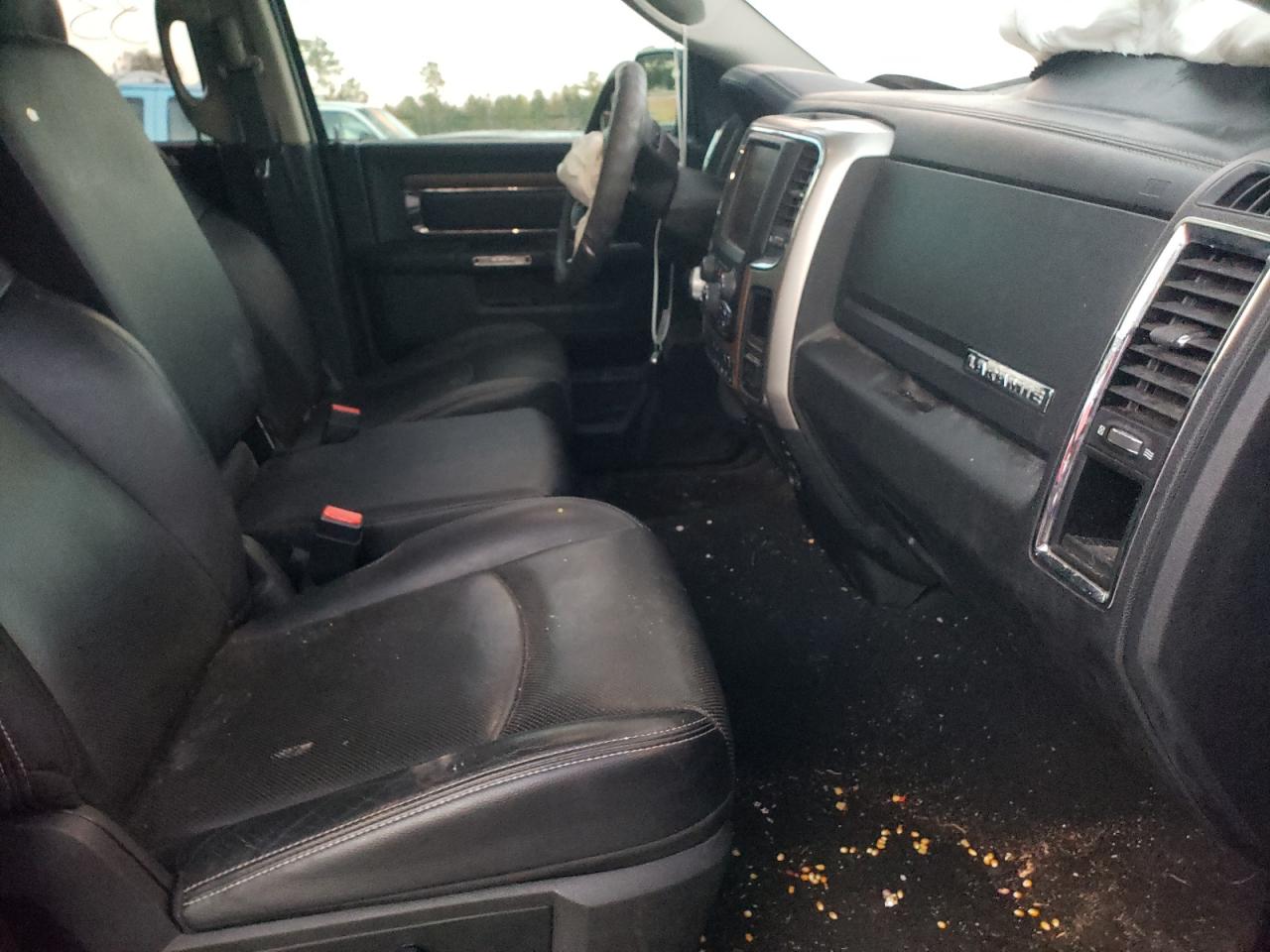 Photo 5 from auction – 2017 RAM 1500 LARAM with VIN 1C6RR6JG1HS505306