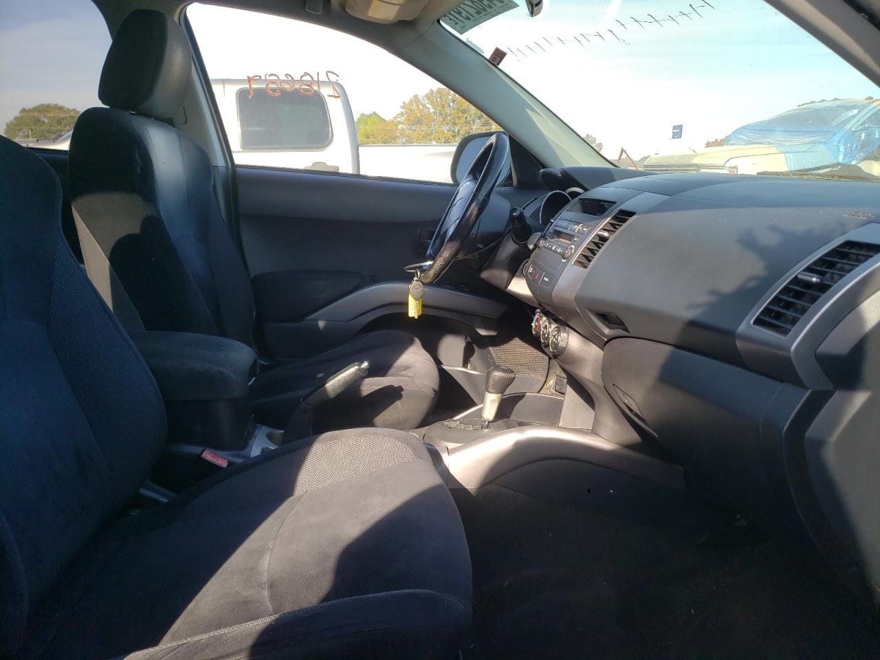 Photo 5 from auction – 2007 MITSUBISHI OUTLANDER with VIN JA4MS31X17Z004616