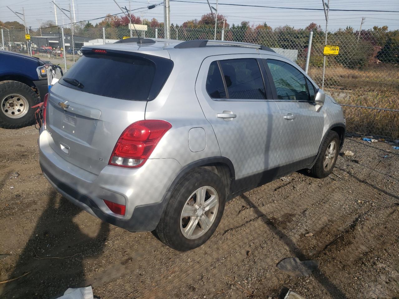 Photo 4 from auction – 2017 CHEVROLET TRAX 1LT with VIN 3GNCJPSB1HL149783