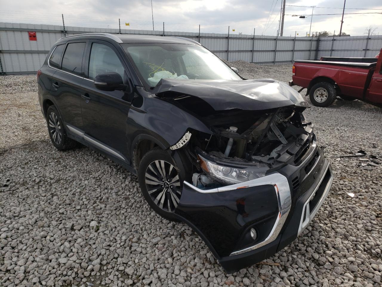 MITSUBISHI OUTLANDER 2019 with VIN JA4AZ3A38KZ027721 - Photo from auction