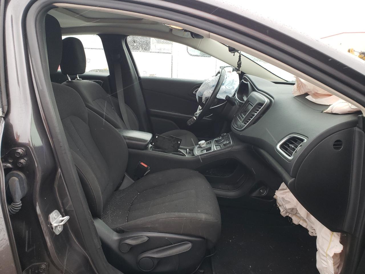 Photo 5 from auction – 2015 CHRYSLER 200 LIMITE with VIN 1C3CCCAB9FN568415