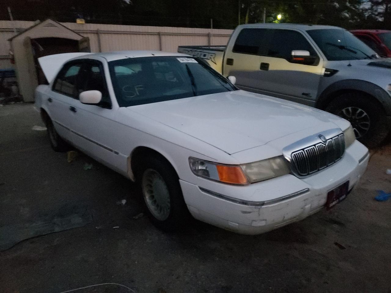 MERCURY GRAND MARQ 2001 with VIN 2MEFM75W61X659125 - Photo from auction