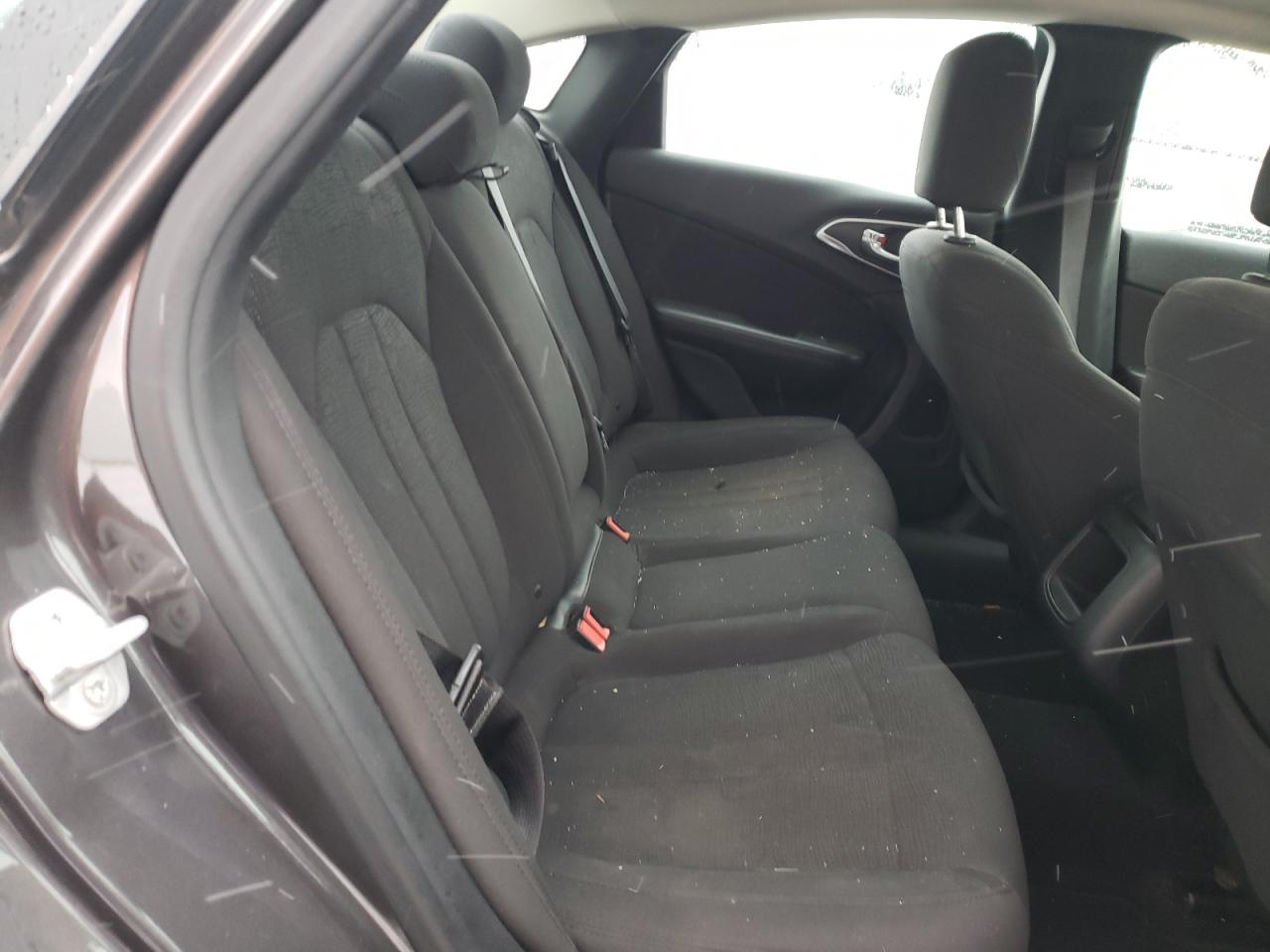 Photo 6 from auction – 2015 CHRYSLER 200 LIMITE with VIN 1C3CCCAB9FN568415