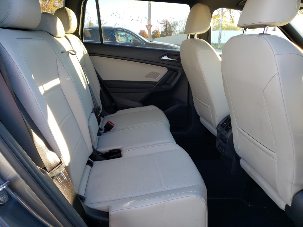 Photo 6 from auction – 2019 VOLKSWAGEN TIGUAN SE with VIN 3VV2B7AX2KM024552