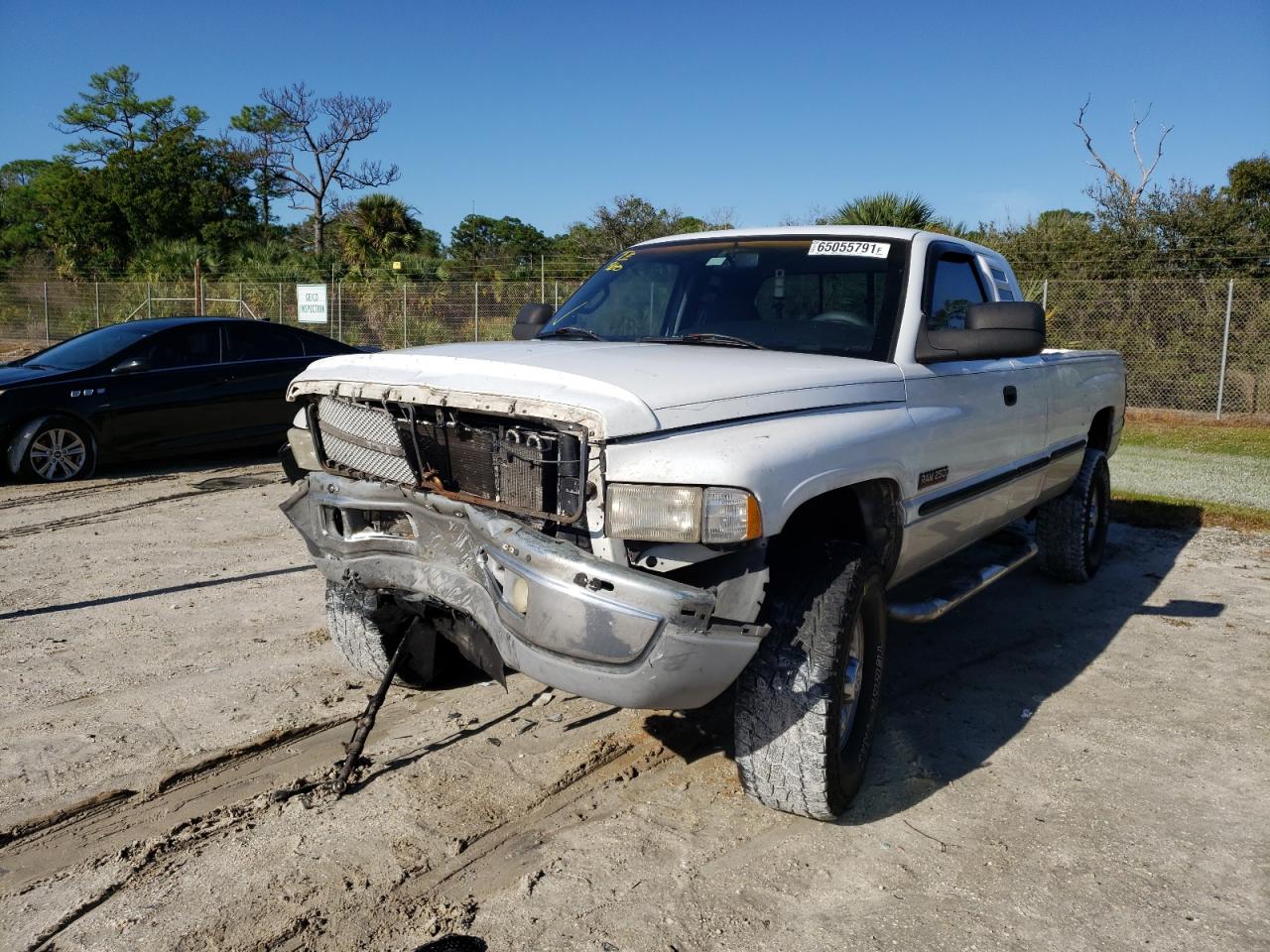 Photo 2 from auction – 1999 DODGE RAM 2500 with VIN 1B7KF236XXJ529785