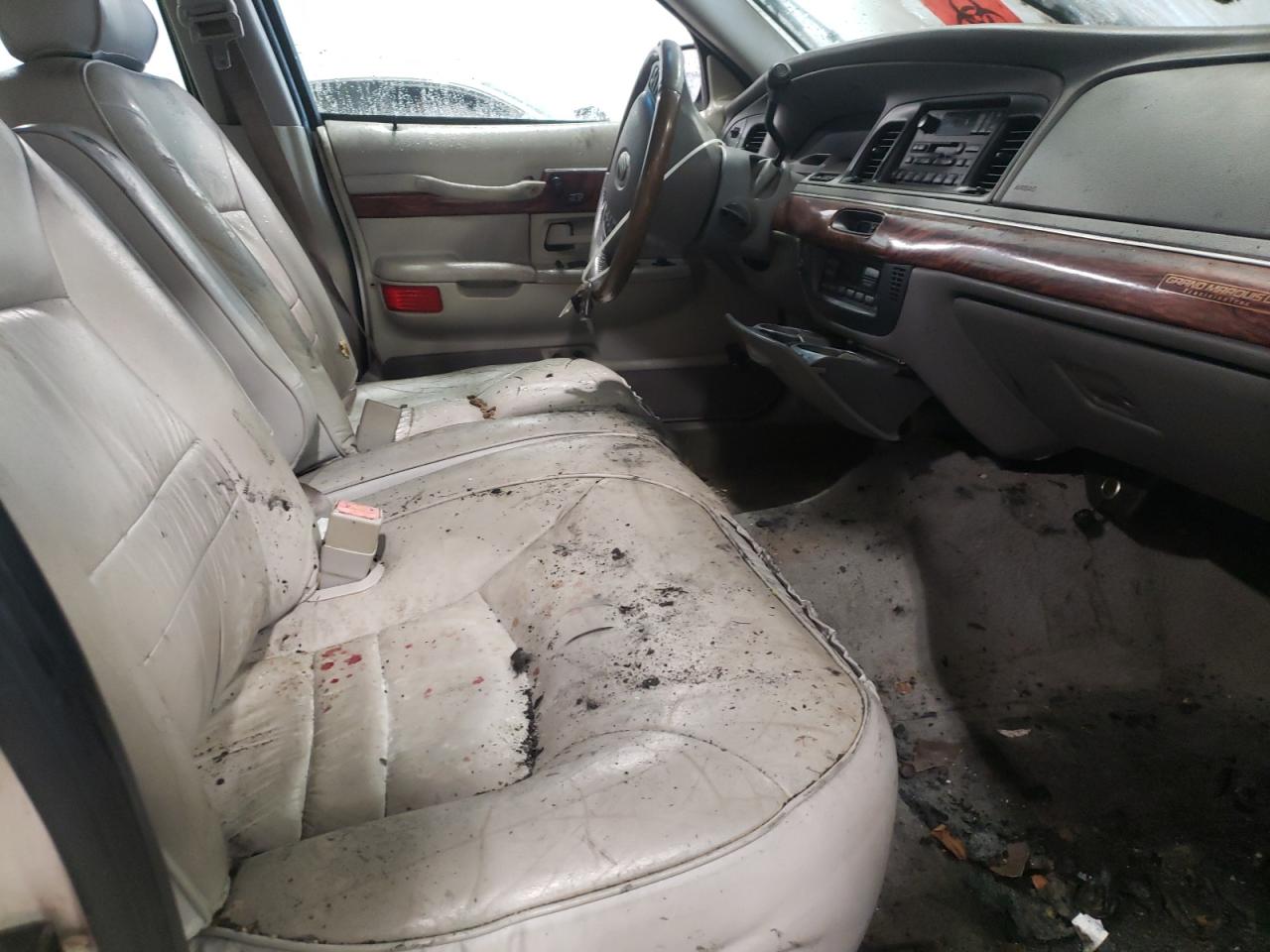 Photo 5 from auction – 2002 MERCURY GRAND MARQ with VIN 2MEFM75W12X633940