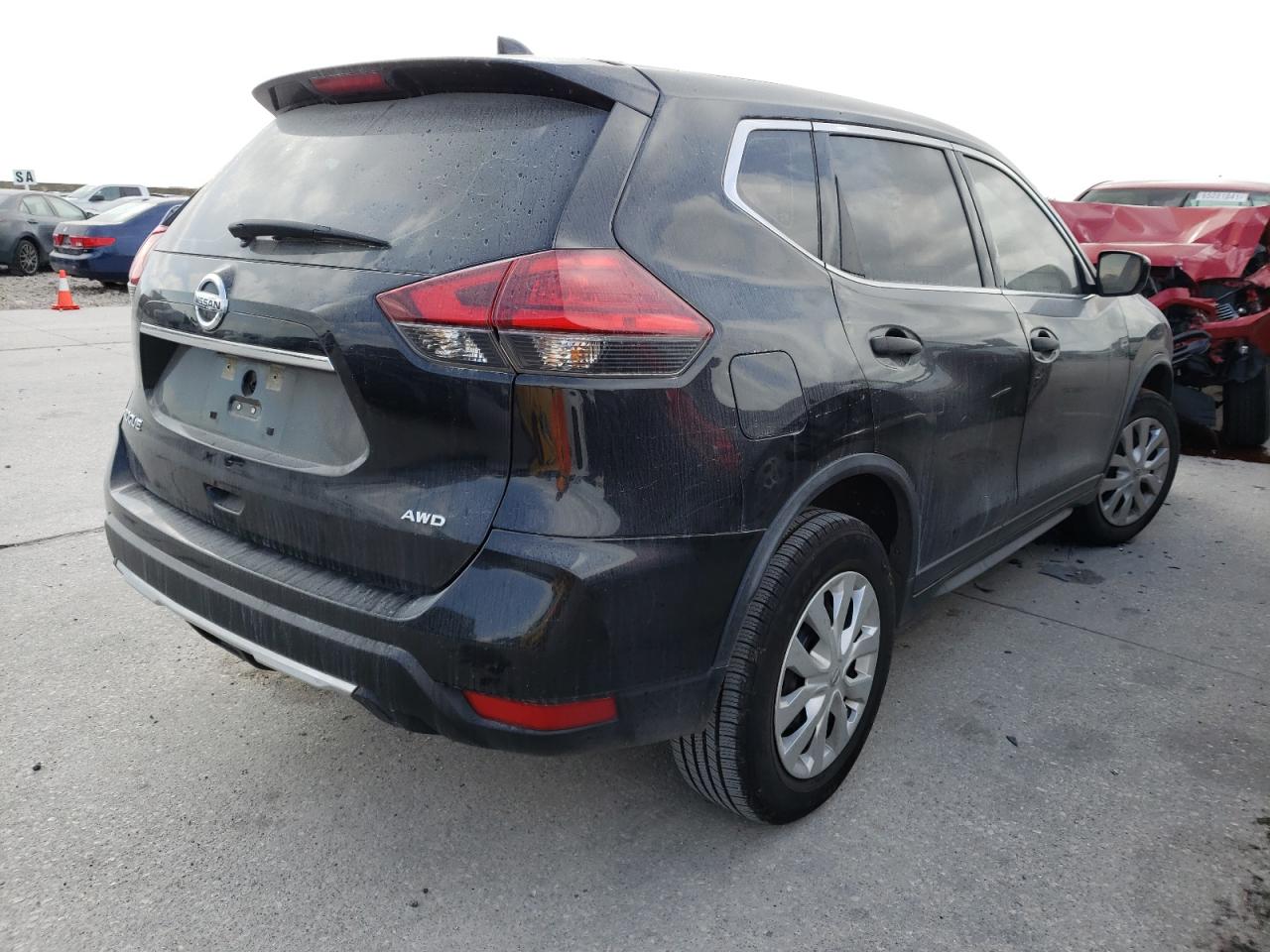 Photo 4 from auction – 2017 NISSAN ROGUE S with VIN KNMAT2MV7HP505601