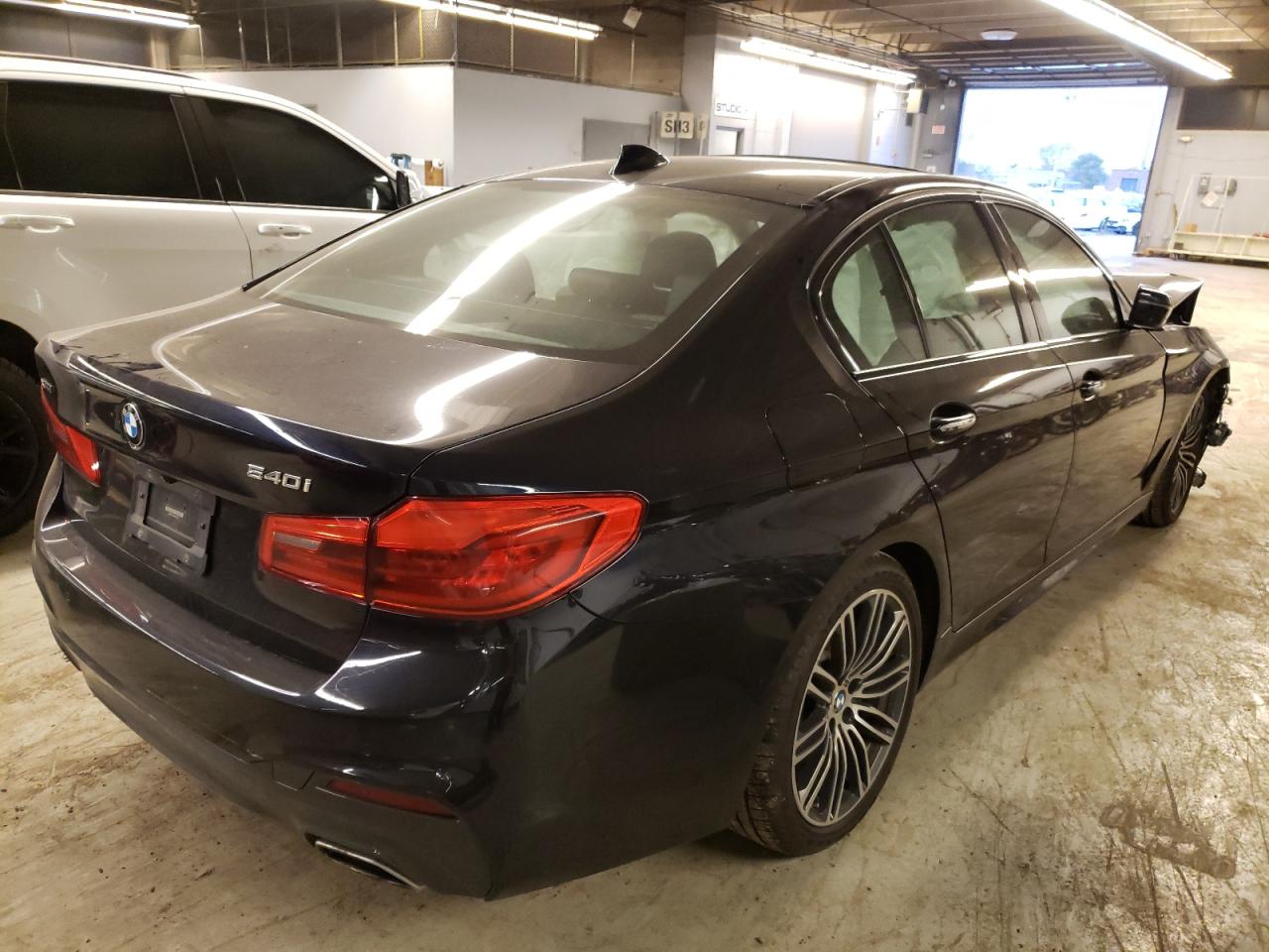 Photo 4 from auction – 2017 BMW 540 XI with VIN WBAJE7C3XHG887725