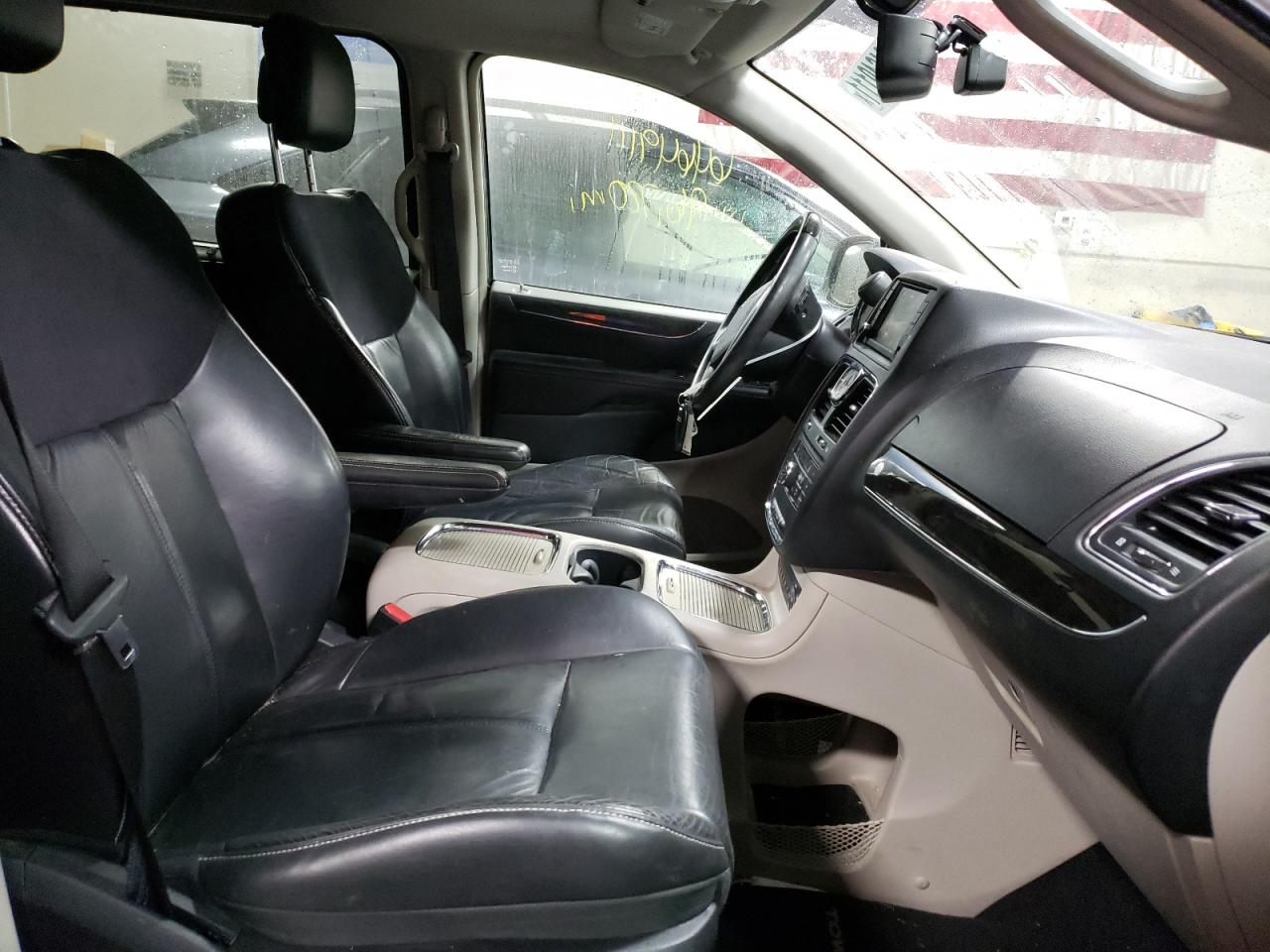 Photo 5 from auction – 2013 CHRYSLER TOWN & COU with VIN 2C4RC1GG8DR595358
