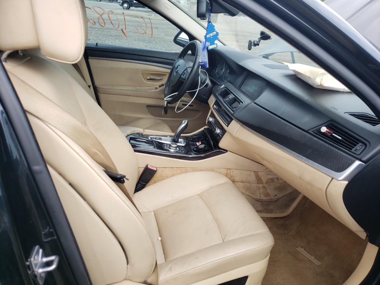 Photo 5 from auction – 2012 BMW 528 I with VIN WBAXG5C55CDX04011