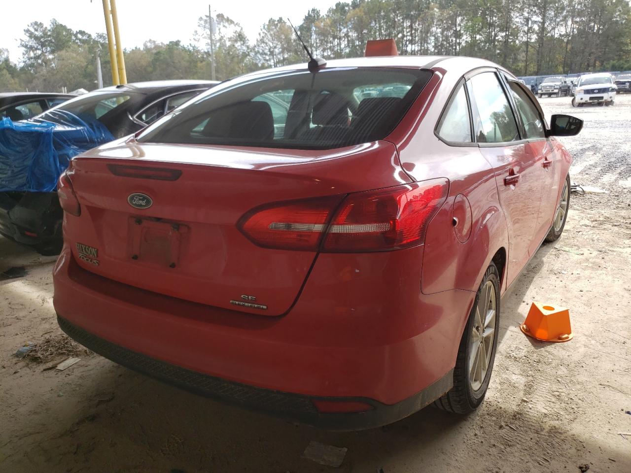 Photo 4 from auction – 2015 FORD FOCUS SE with VIN 1FADP3F28FL259498