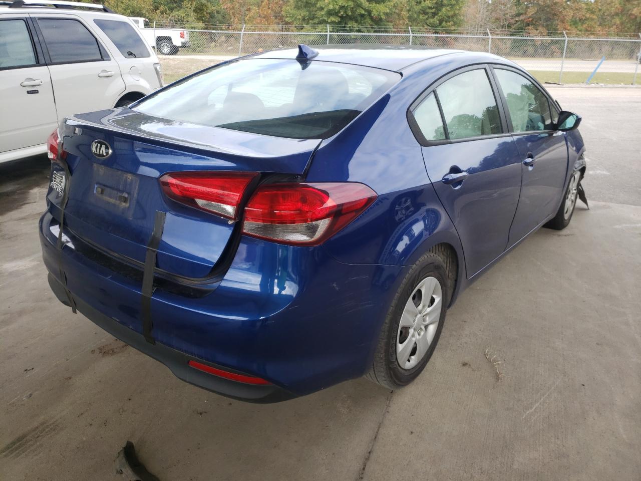 Photo 4 from auction – 2018 KIA FORTE LX with VIN 3KPFK4A70JE190902