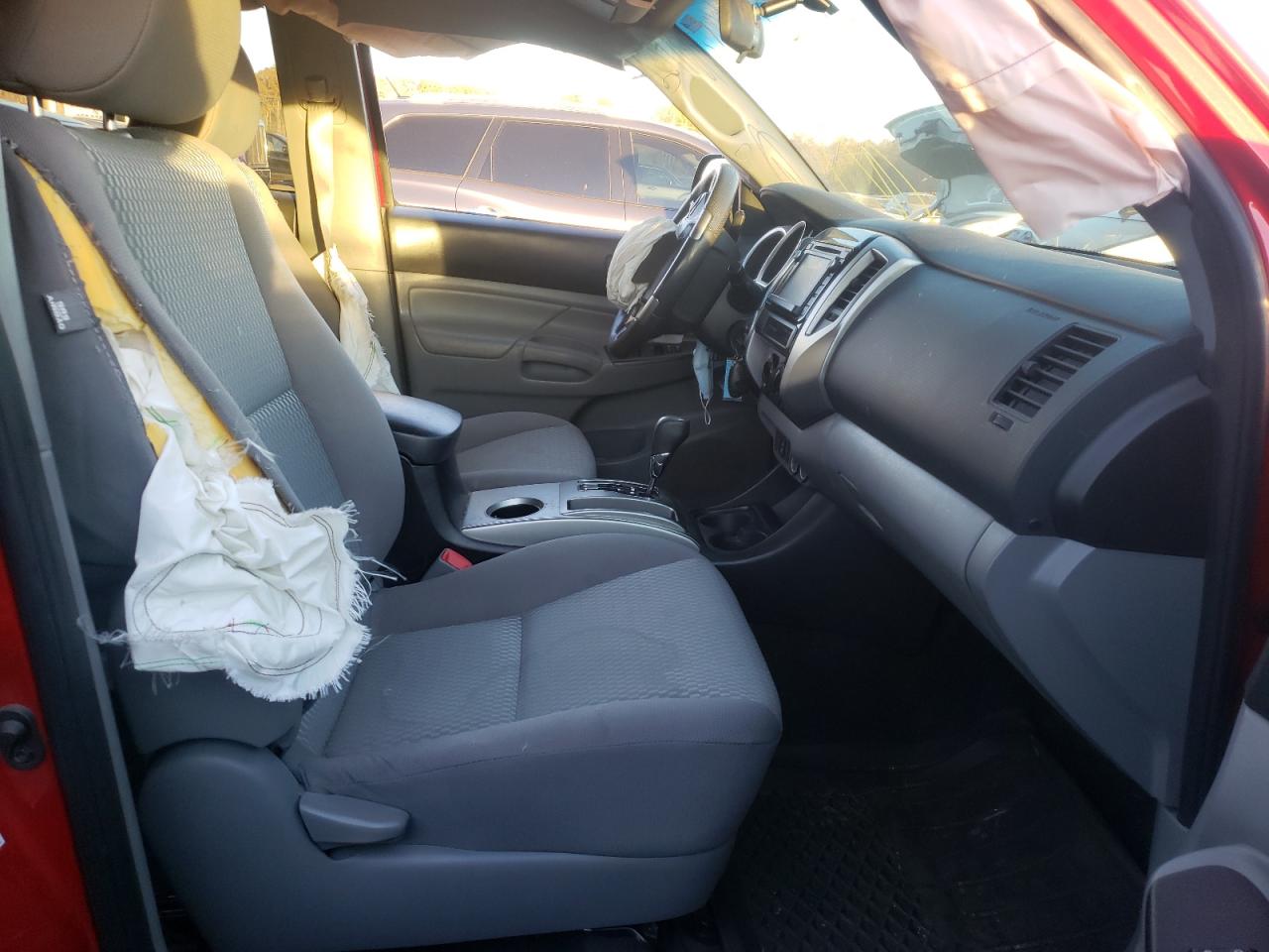 Photo 5 from auction – 2015 TOYOTA TACOMA DOU with VIN 3TMLU4EN6FM166624
