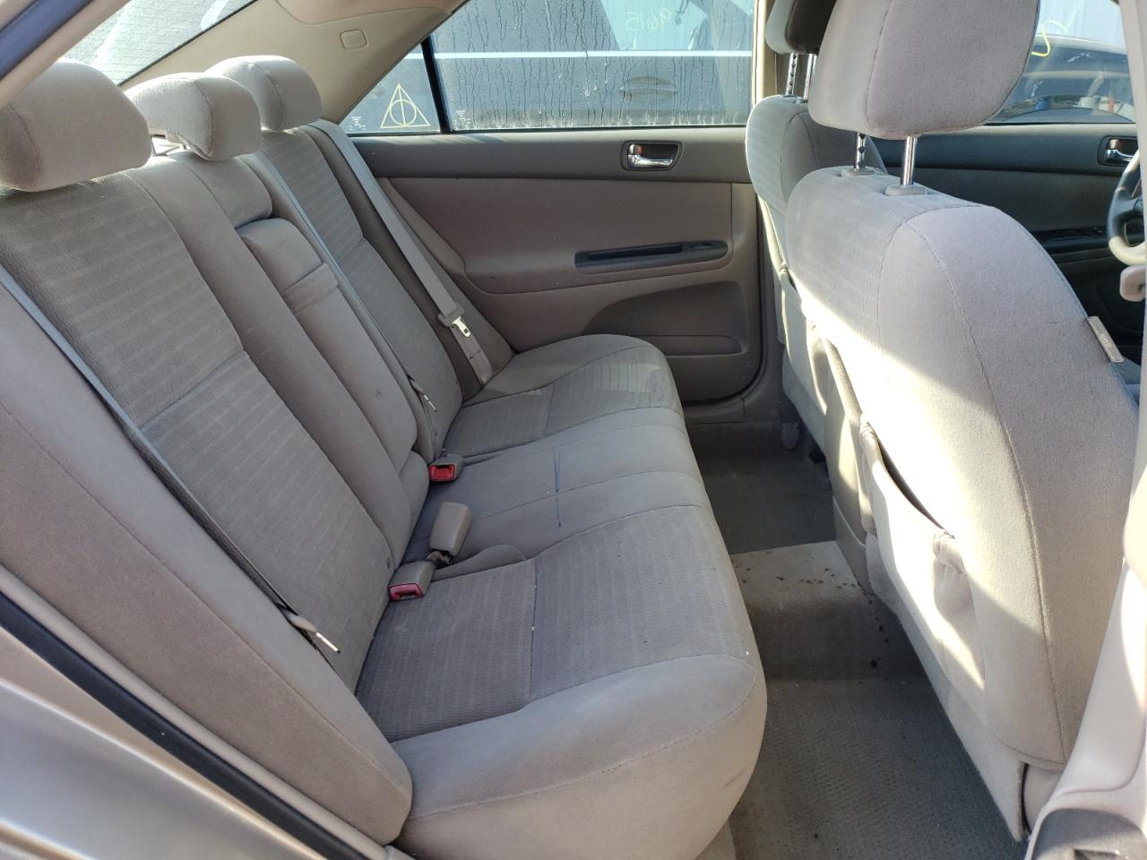 Photo 6 from auction – 2005 TOYOTA CAMRY LE with VIN 4T1BE30K15U385576