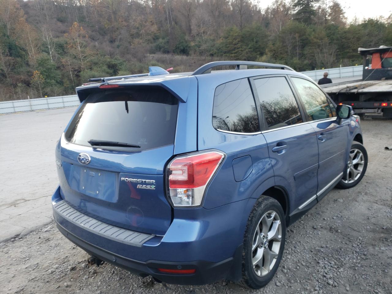 Photo 4 from auction – 2017 SUBARU FORESTER 2 with VIN JF2SJAWC4HH564472