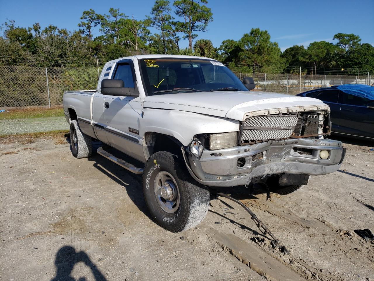 Photo 1 from auction – 1999 DODGE RAM 2500 with VIN 1B7KF236XXJ529785