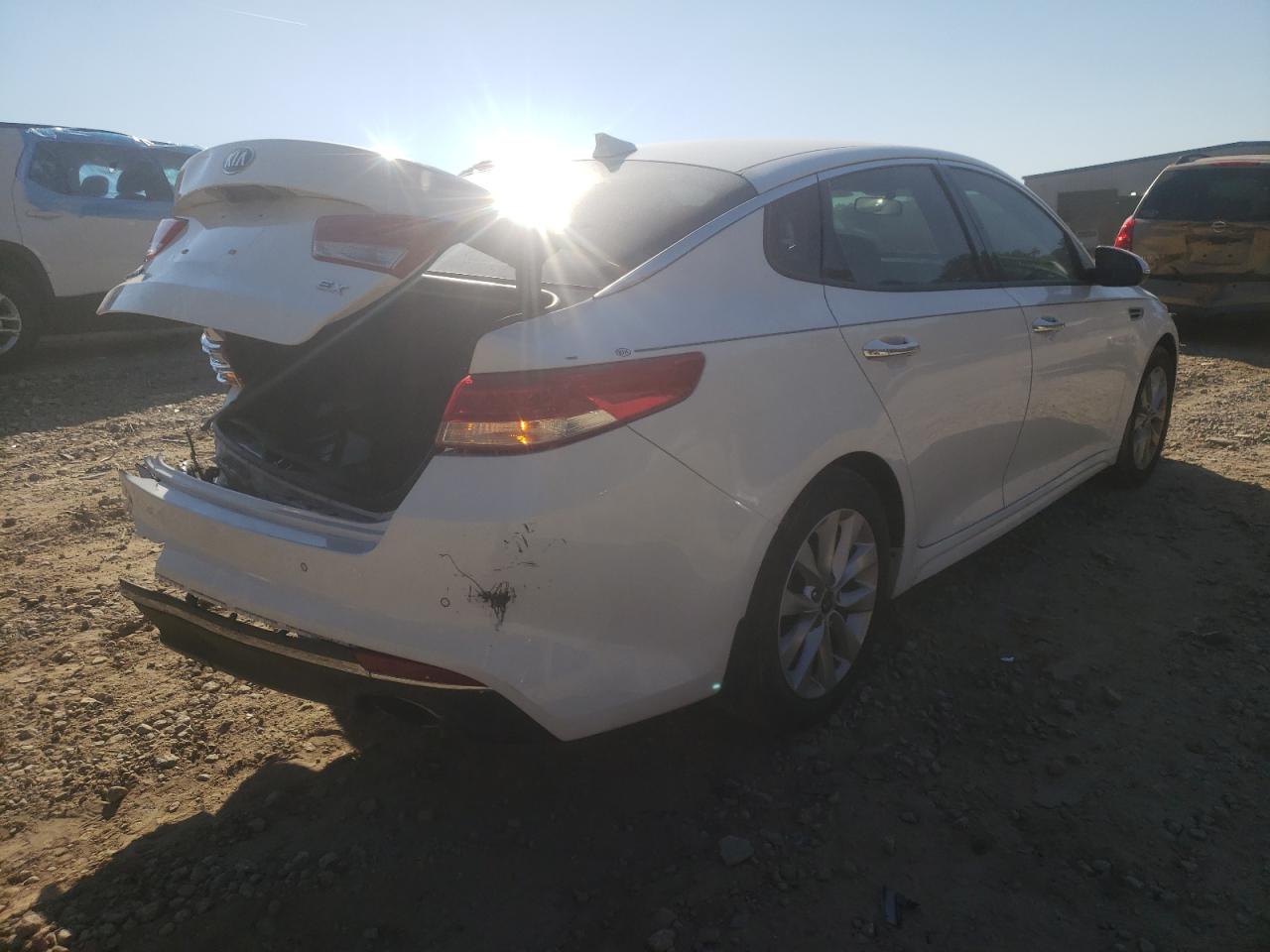 Photo 4 from auction – 2018 KIA OPTIMA EX with VIN 5XXGU4L37JG180402