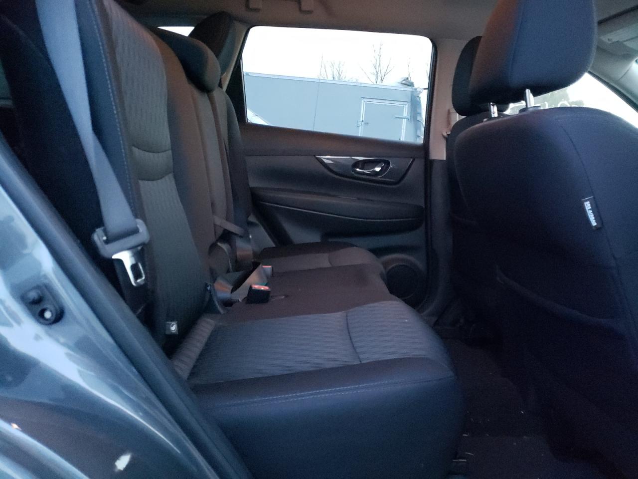 Photo 6 from auction – 2018 NISSAN ROGUE S with VIN 5N1AT2MV2JC815549
