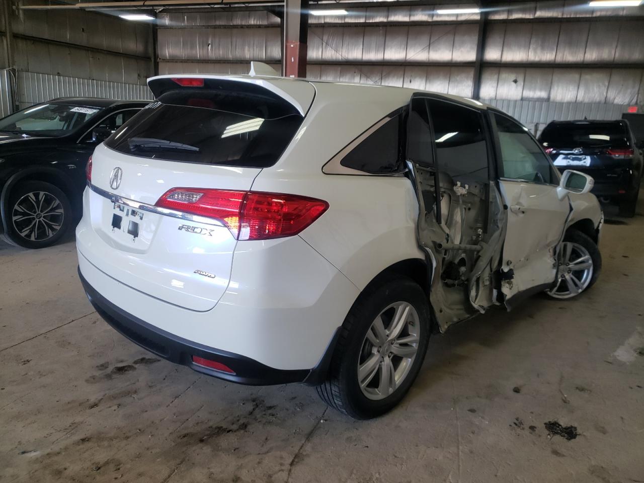 Photo 4 from auction – 2013 ACURA RDX with VIN 5J8TB4H36DL010180