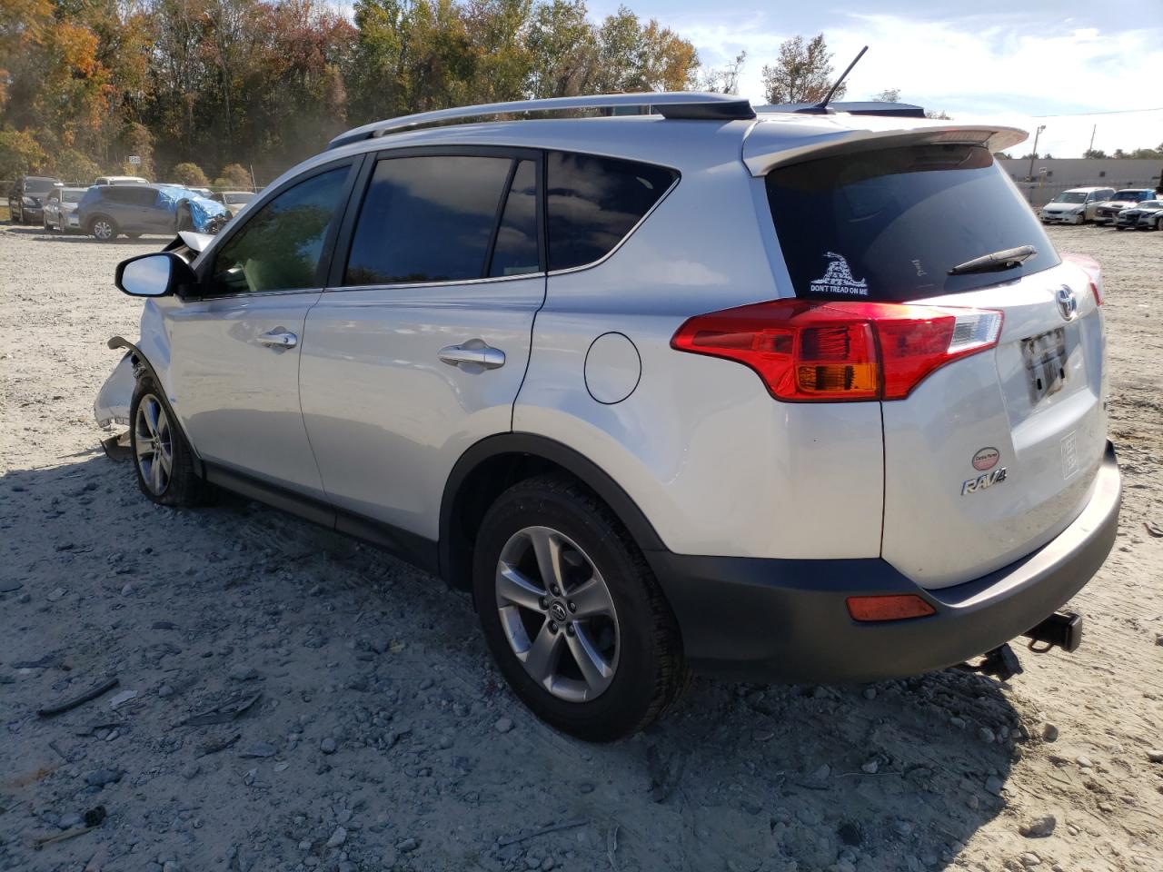 Photo 3 from auction – 2015 TOYOTA RAV4 XLE with VIN JTMWFREV3FD067596