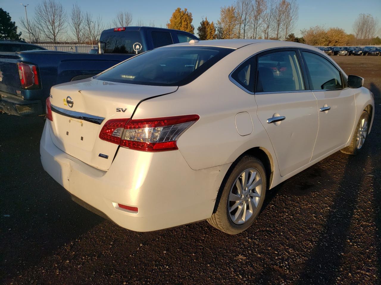 Photo 4 from auction – 2015 NISSAN SENTRA S with VIN 3N1AB7AP5FL650931