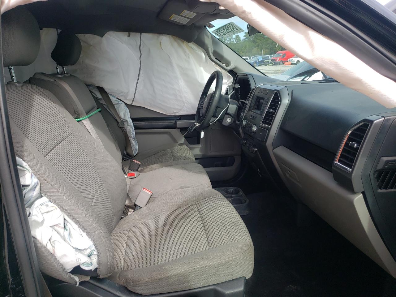 Photo 5 from auction – 2017 FORD F150 SUPER with VIN 1FTEW1C82HFA54369