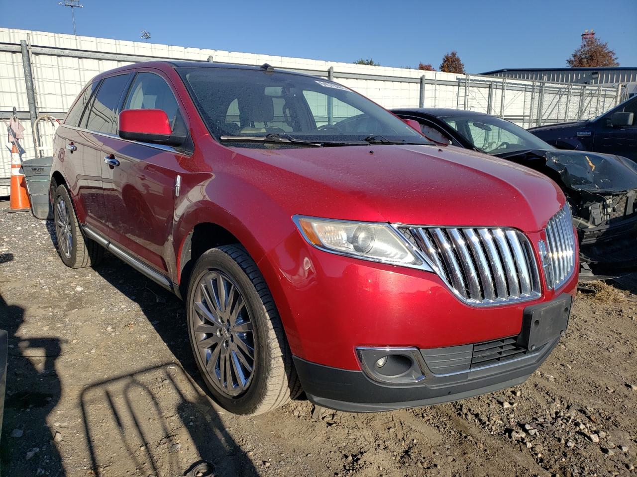 LINCOLN MKX 2011 with VIN 2LMDJ8JK9BBJ17509 - Photo from auction