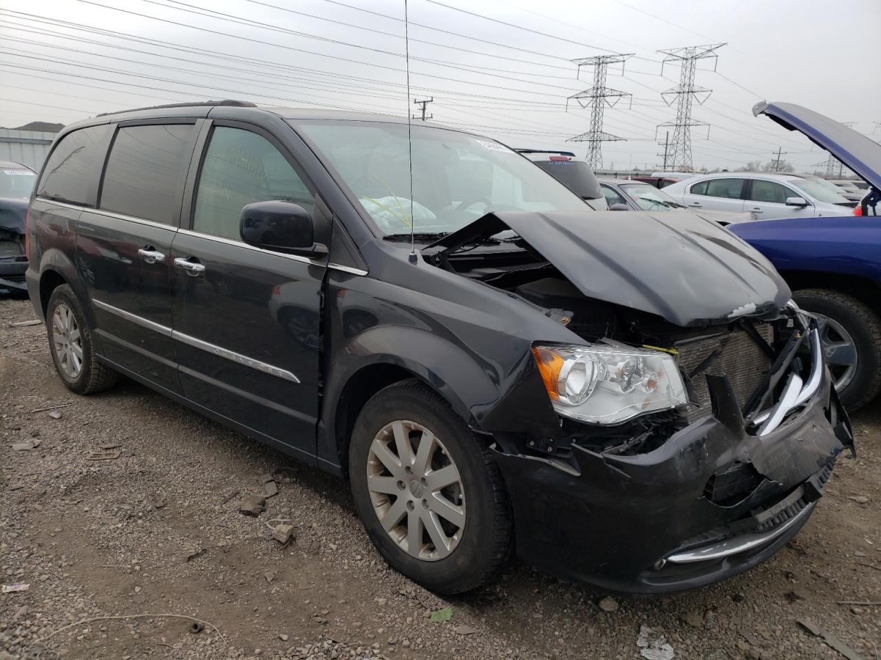 CHRYSLER TOWN & COU 2015 with VIN 2C4RC1BG0FR562591 - Photo from auction