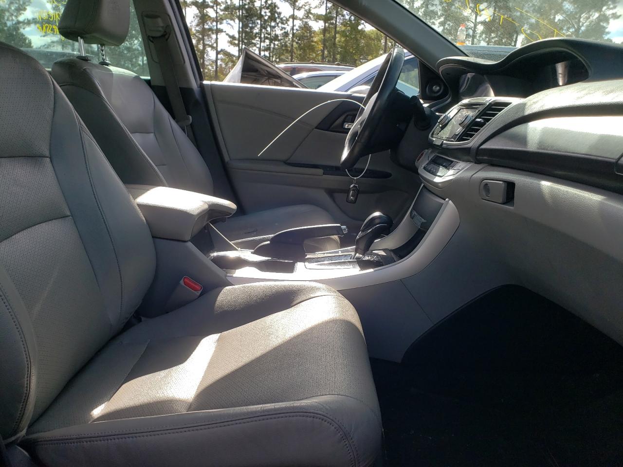 Photo 5 from auction – 2015 HONDA ACCORD EXL with VIN 1HGCR2F87FA191979