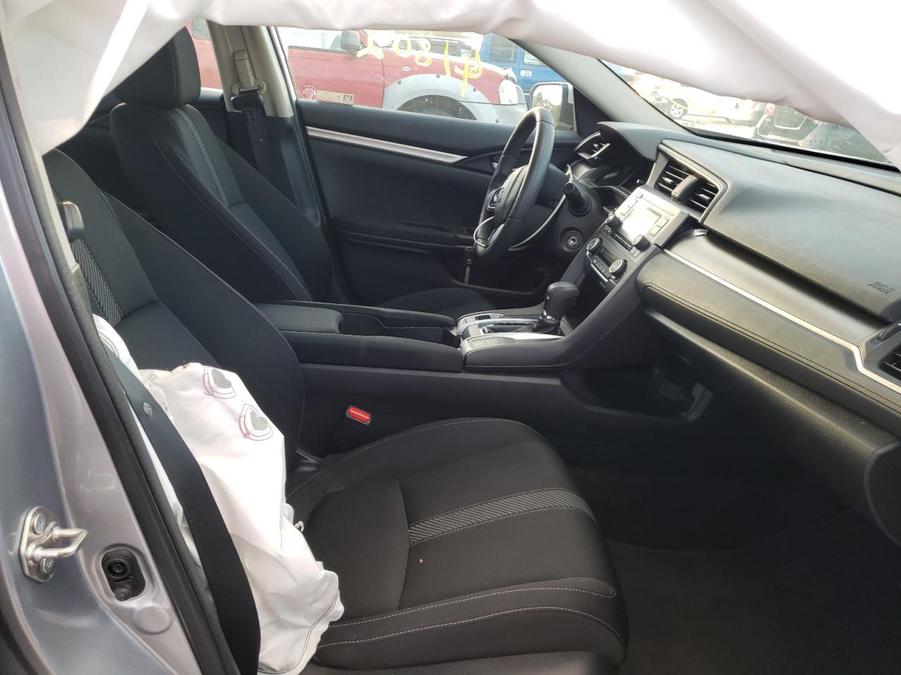 Photo 5 from auction – 2018 HONDA CIVIC LX with VIN 19XFC2F57JE024028
