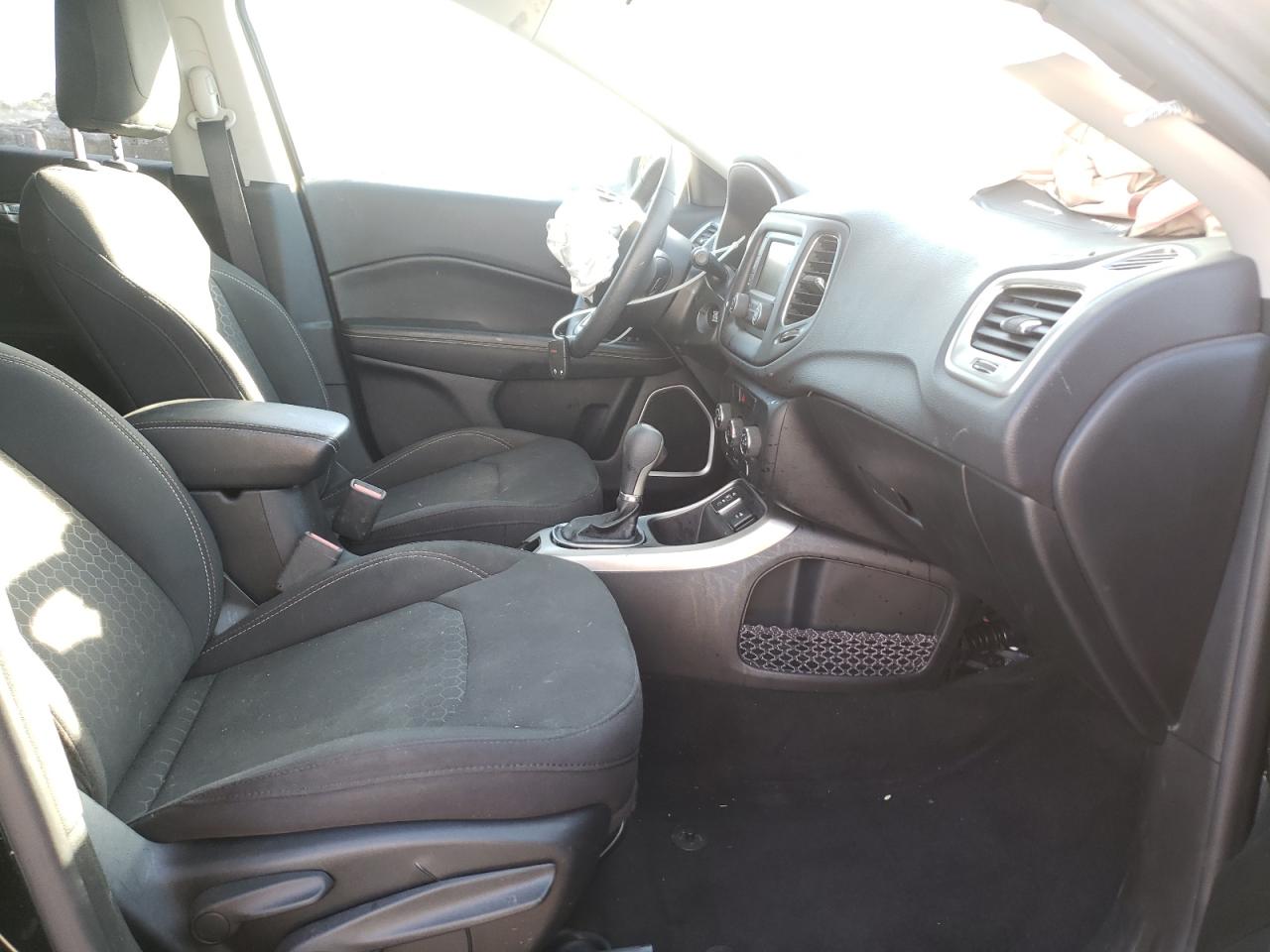 Photo 5 from auction – 2018 JEEP COMPASS SP with VIN 3C4NJCAB4JT467883