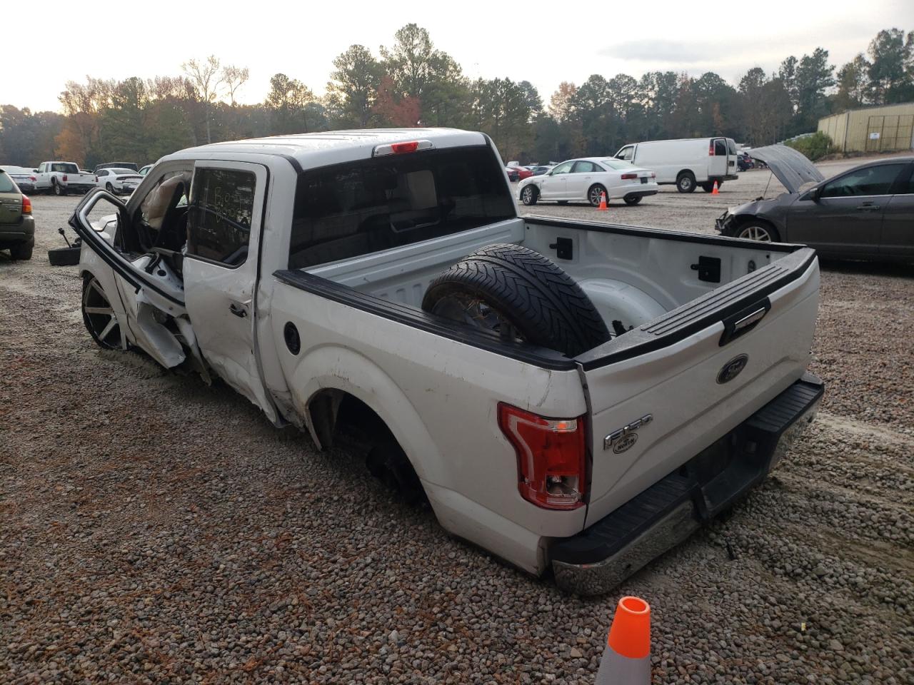 Photo 3 from auction – 2015 FORD F150 SUPER with VIN 1FTEW1CPXFFB56300