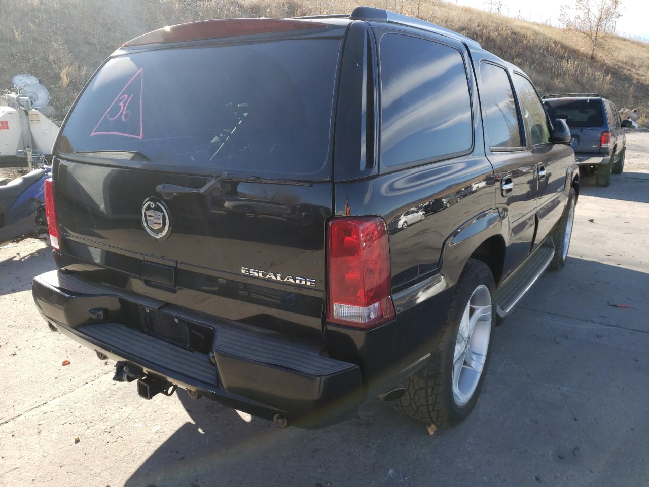 Photo 4 from auction – 2002 CADILLAC ESCALADE L with VIN 1GYEK63N22R159458