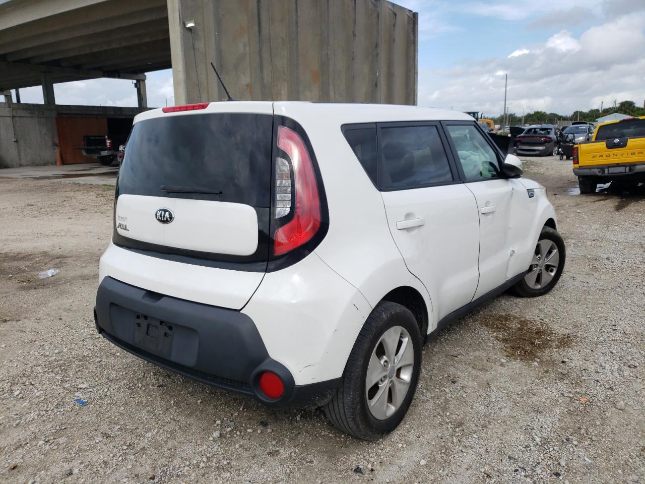 Photo 4 from auction – 2015 KIA SOUL with VIN KNDJN2A28F7185271