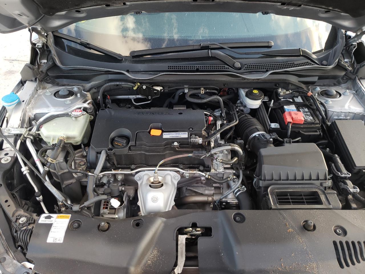 Photo 7 from auction – 2018 HONDA CIVIC LX with VIN 19XFC2F57JE024028