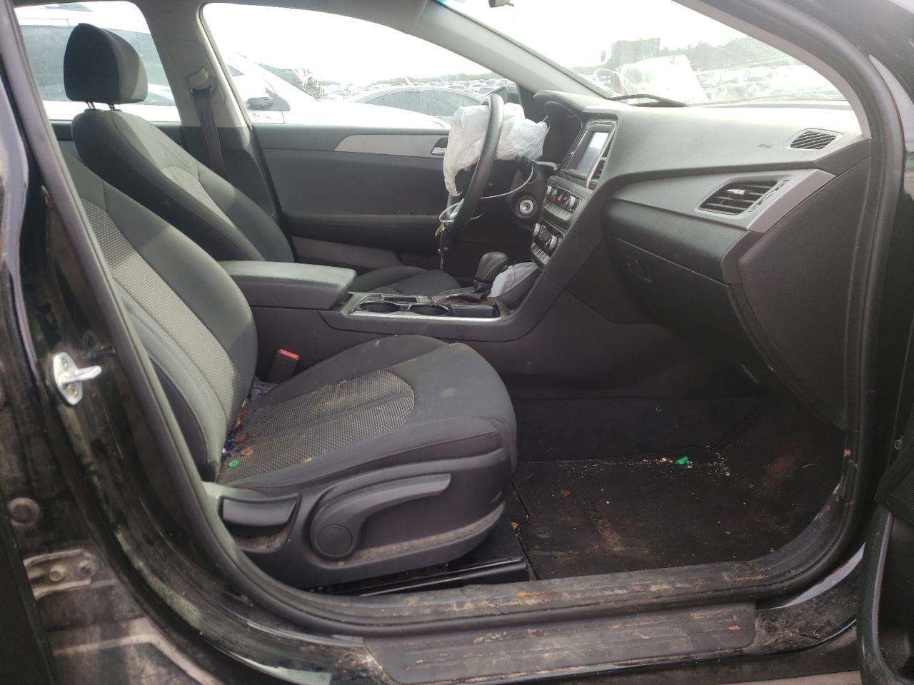 Photo 5 from auction – 2019 HYUNDAI SONATA SE with VIN 5NPE24AF7KH757820